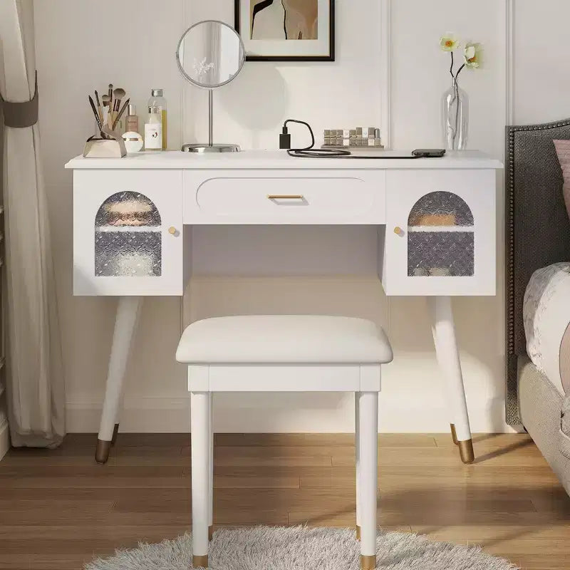 Ensemble coiffeuse élégante et chaise, table de maquillage moderne avec organisateur, bureau, port de charge, blanc