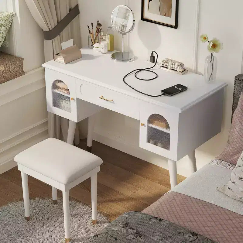 Ensemble coiffeuse élégante et chaise, table de maquillage moderne avec organisateur, bureau, port de charge, blanc