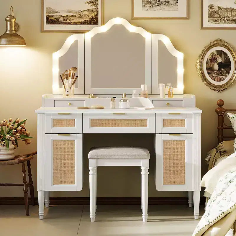 Coiffeuse Whisen 44.37, grande coiffeuse avec miroir triptyque, 5 tiroirs, étagères et 2 placards