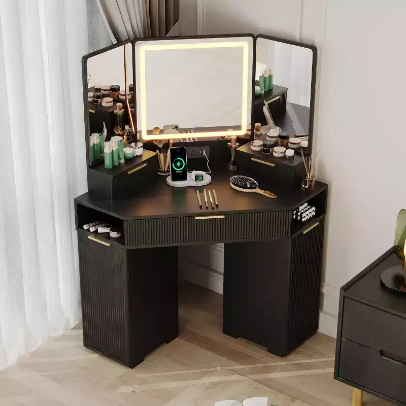 Coiffeuse d'angle avec miroir lumineux et station de charge, design cannelé, 3 tiroirs, placards, étagères ouvertes, table de maquillage en bois pour chambre à coucher
