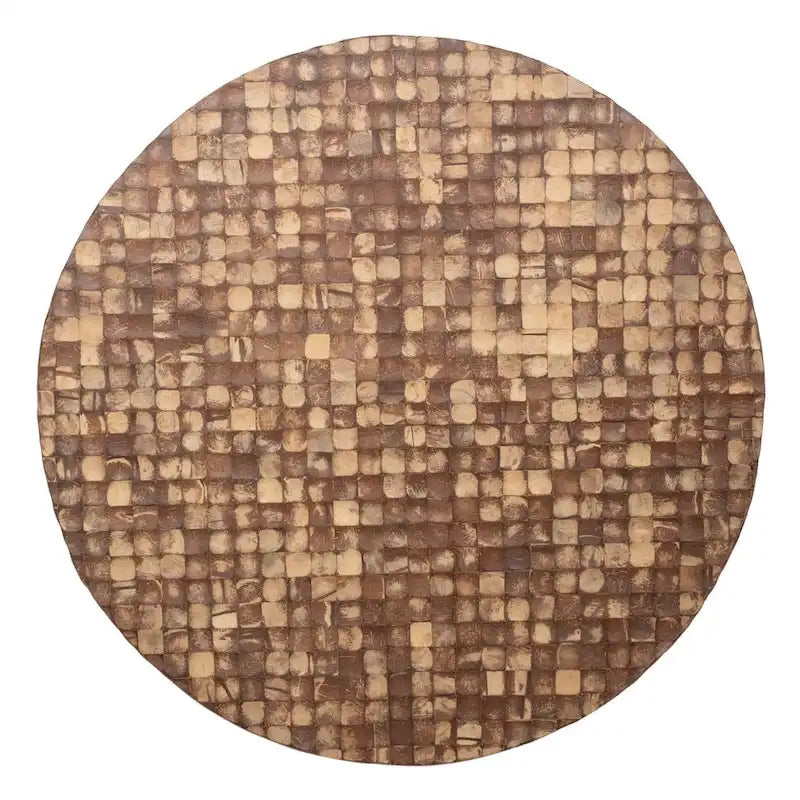 Table basse ronde sur pied Mila en coquille de noix de coco par East at Main