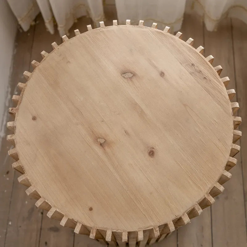 Table basse cylindrique de style rétro avec motif en relief texturé vertical